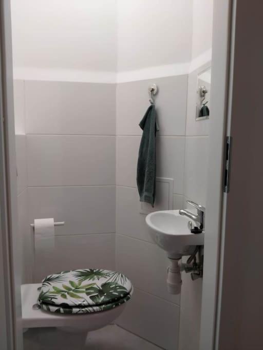 Parrot'S Apartment Краков Экстерьер фото